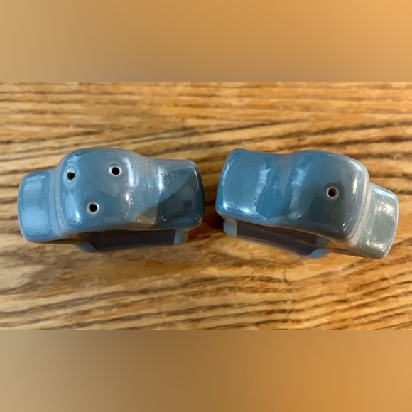 Disney The Nightmare Before Christmas Salt & Pepper Shakers - Headstone Shape - Picture 3 of 7